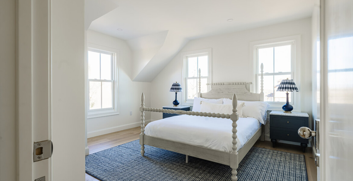 10 White Elephant Way