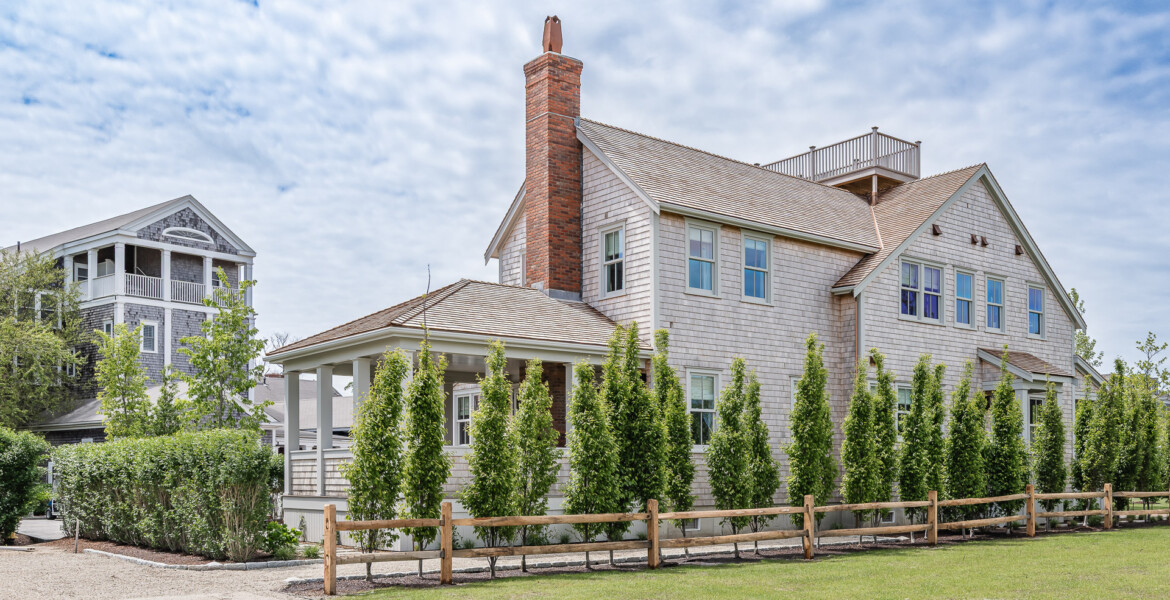 10 White Elephant Way