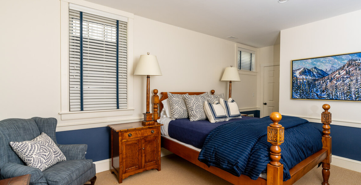 34 103-Main_Lower-Bedroom-1_01