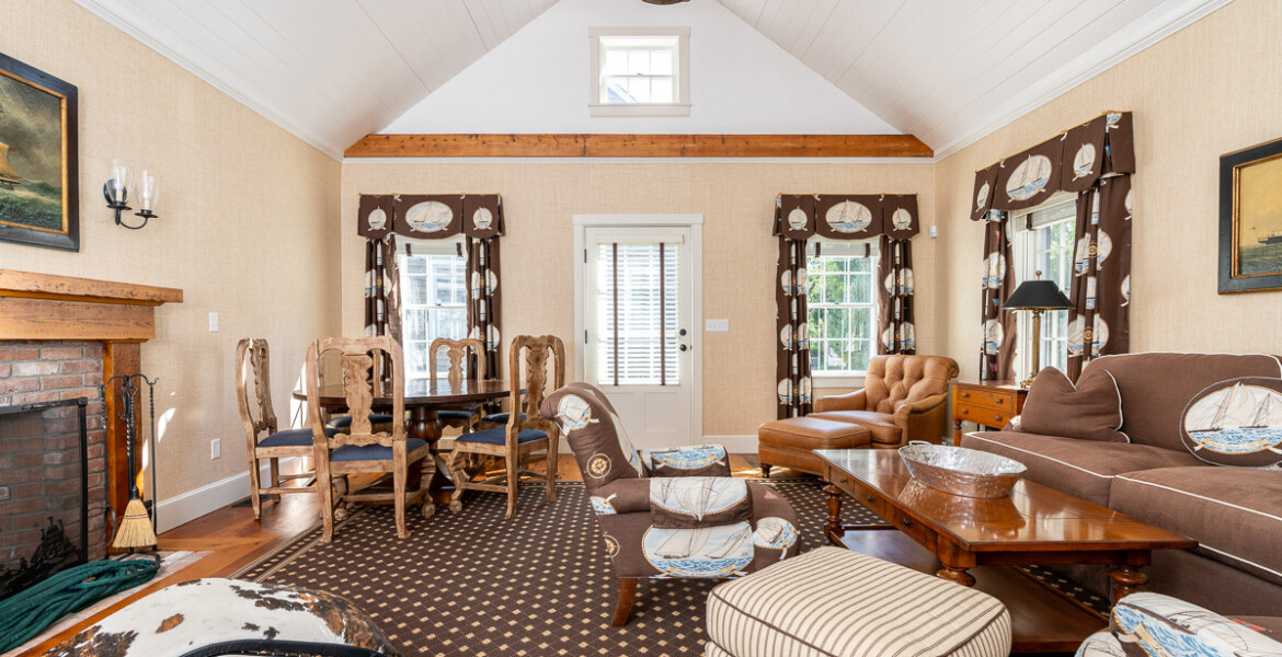 37 103-Main_Cottage_02