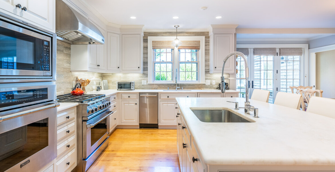 6 103-Main_1st-Kitchen-Dining_01