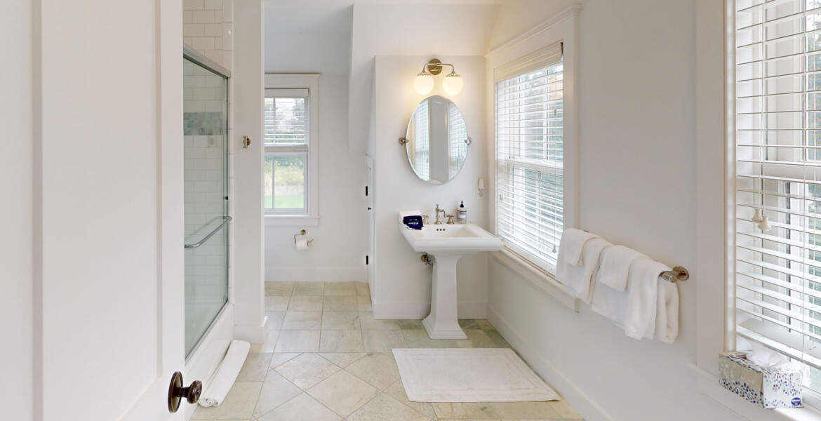 18 43-Vestal-Street-Bathroom