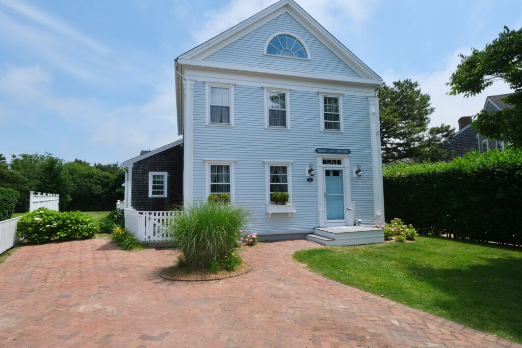 1 Dovekie Ct