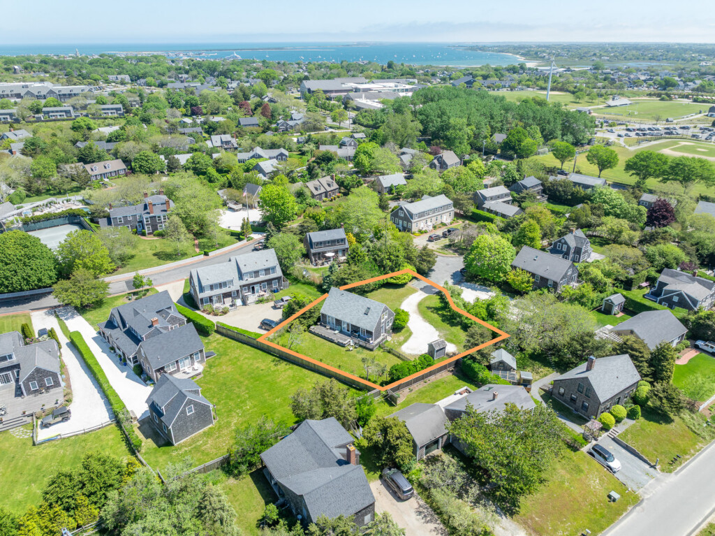 3 Pakanoket Lane Nantucket
