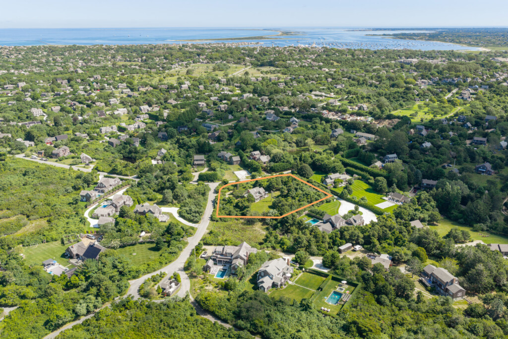 2 Wamasquid Place Nantucket