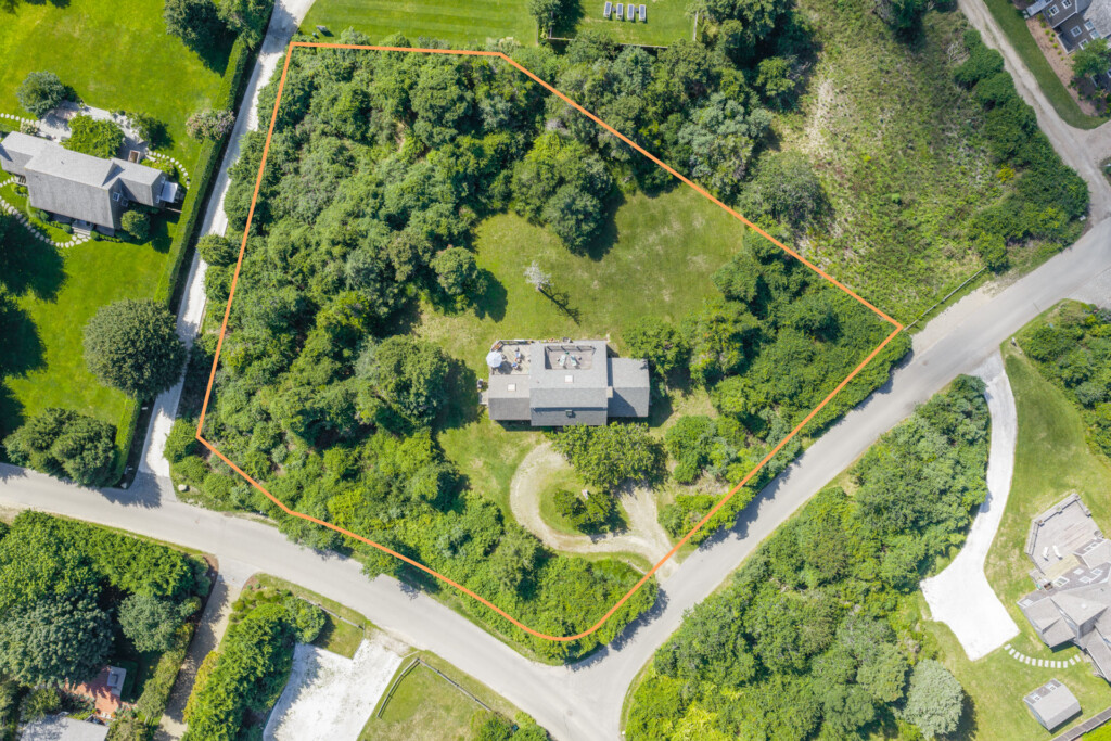 2 Wamasquid Place Nantucket